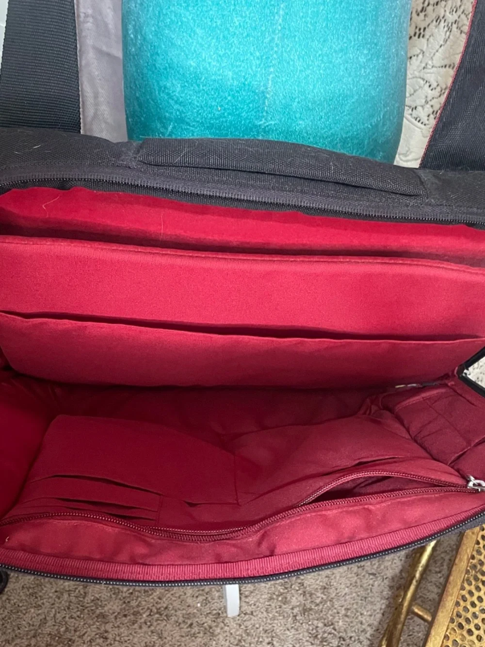 Belkin: laptop messenger bag